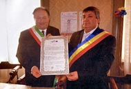immagine ingrandita Gemellaggio tra i Comuni di Boccioleto e Baia de Fier (apre in nuova finestra)